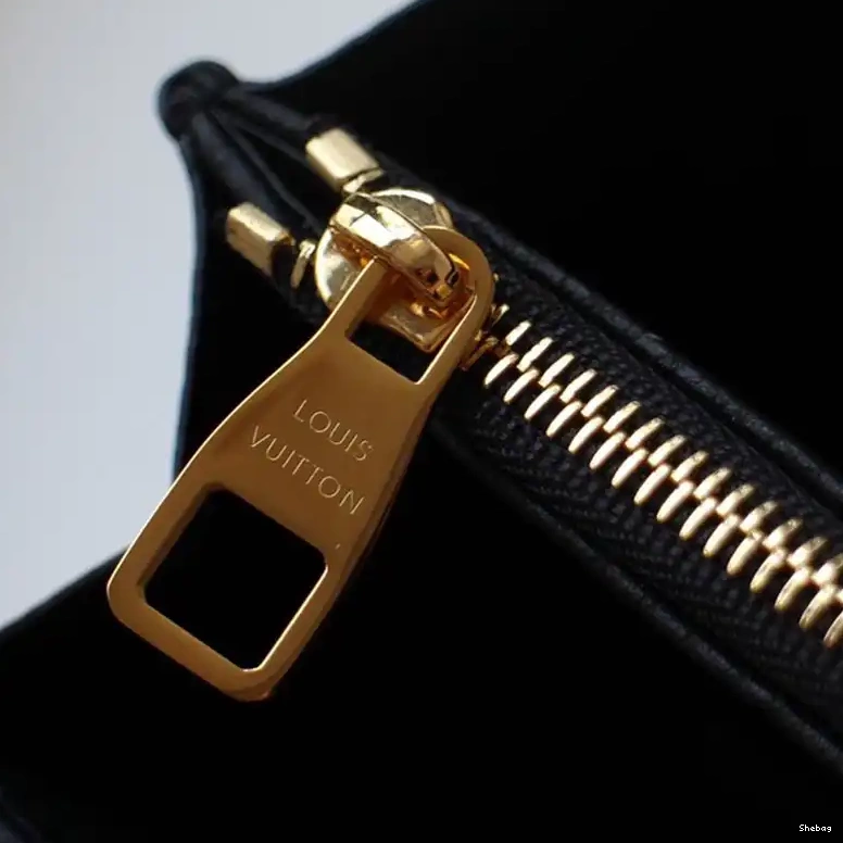 Bags 208B570081 LV 0809